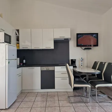 בית הארחה Adriahouse Complex 80m From 4*