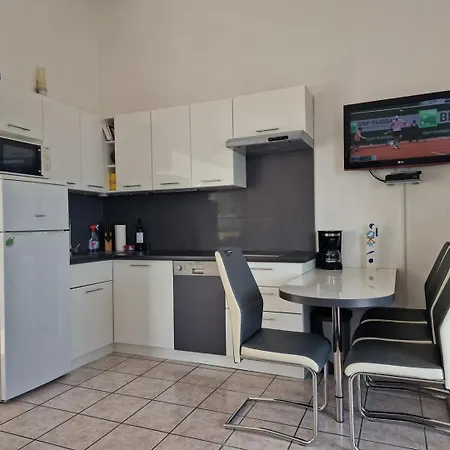בית הארחה Adriahouse Complex 80m From 4*